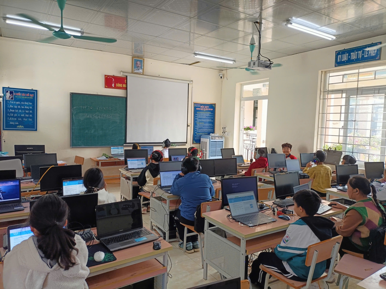 z7418635008273 fe17ac2255db257ea9684c2e82242f72